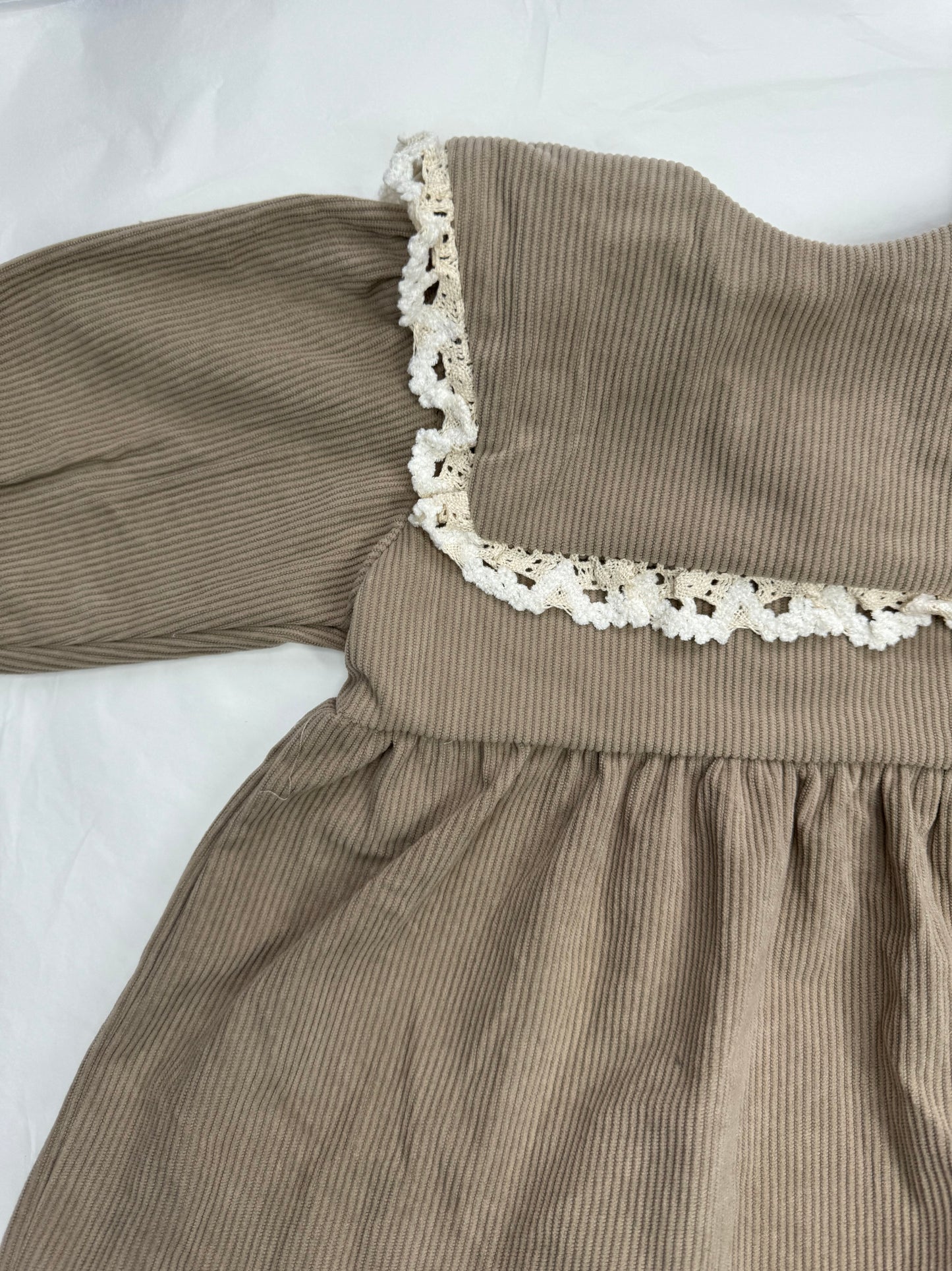 Robe - Col Claudine