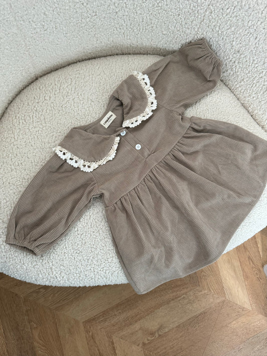 Robe - Col Claudine